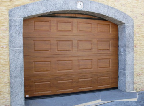 Porta garage sezionale motorizzata di qualità