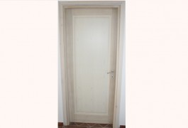 Porta interna massello colore bianco liscio