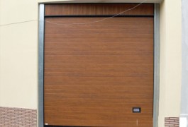Porta sezionale coibentata motorizzata