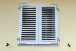 persiana PVC bianco alphacan essebi infissi ozieri sardegna
